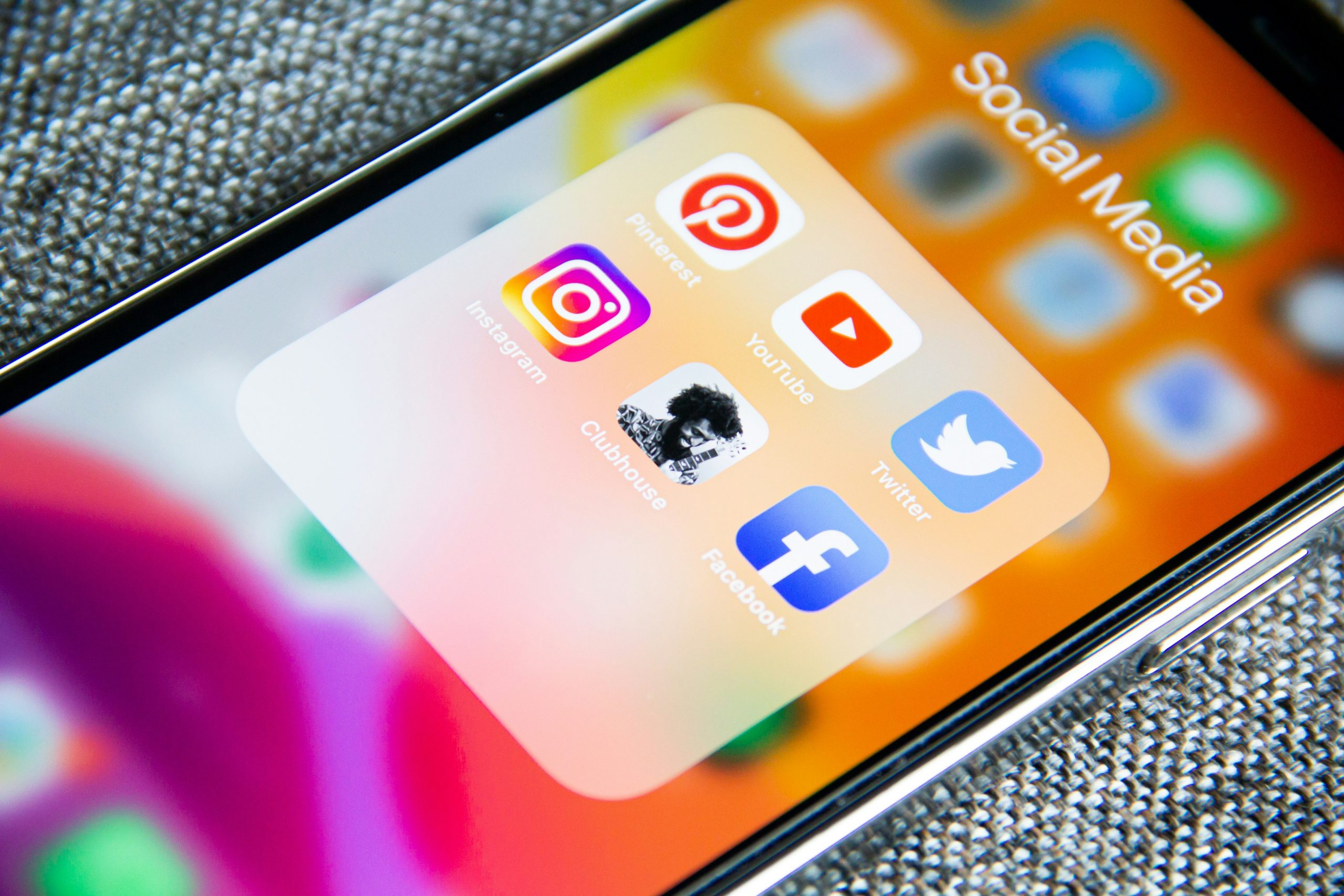 Le rôle des réseaux sociaux dans la promotion des casinos en ligne